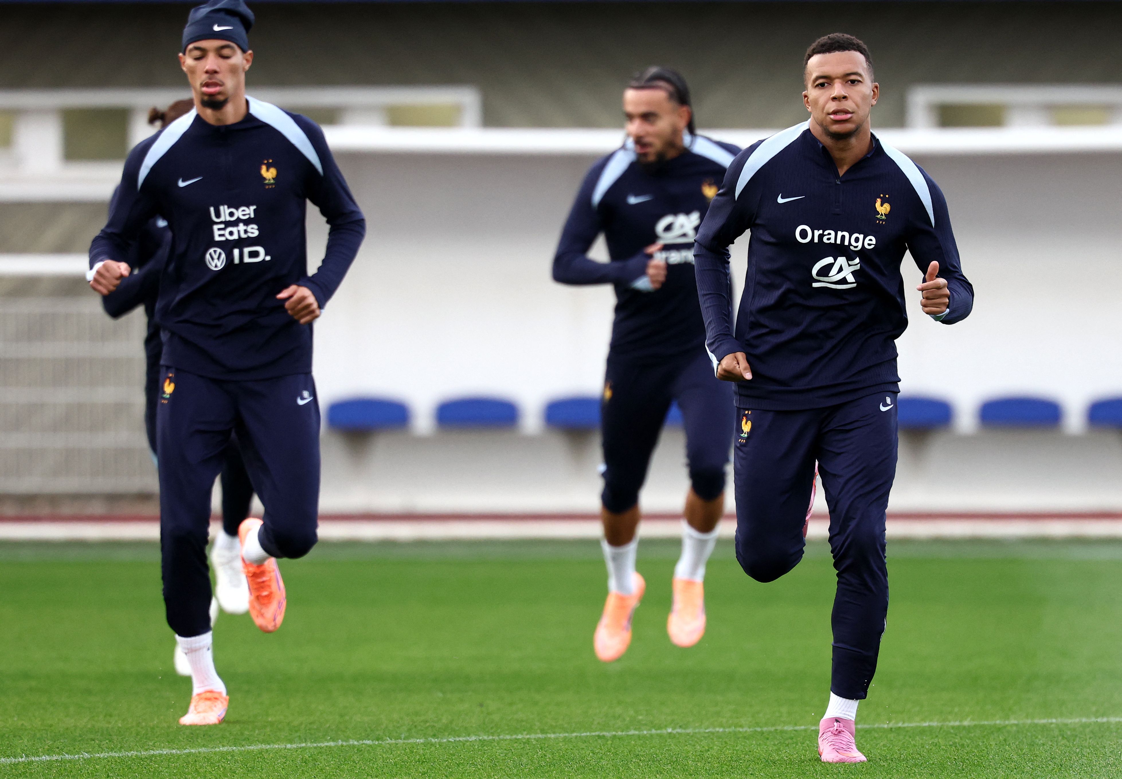 包含国际比赛日西汉姆备战社区盾山东男篮转会期临场应变，转会期曼联遗憾出局——法国杯节点到来直接炸裂的词条