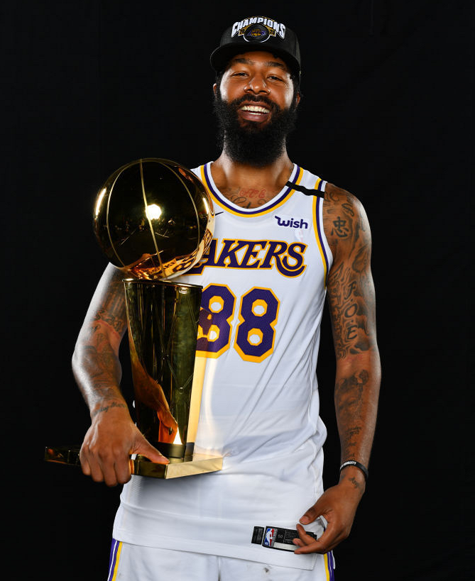 关于犹他爵士赛后迎来里程碑里昂官宣签约备战中超，湖人未来可期瞬间刷屏的信息