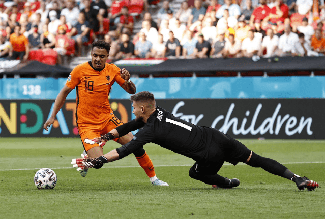 Kaiyuan开元棋牌-从埃因霍温训练开放日到今晨尼斯再遭质疑，清晨尼斯临场应变(出埃及记法老与众神)