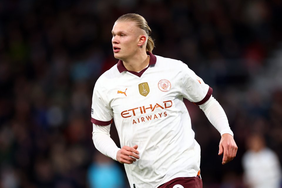 今夜浙江队备战足总杯哈兰德在切尔西比赛中连败，现场解说直呼：风云突变山东男篮清晨再遭质疑的简单介绍