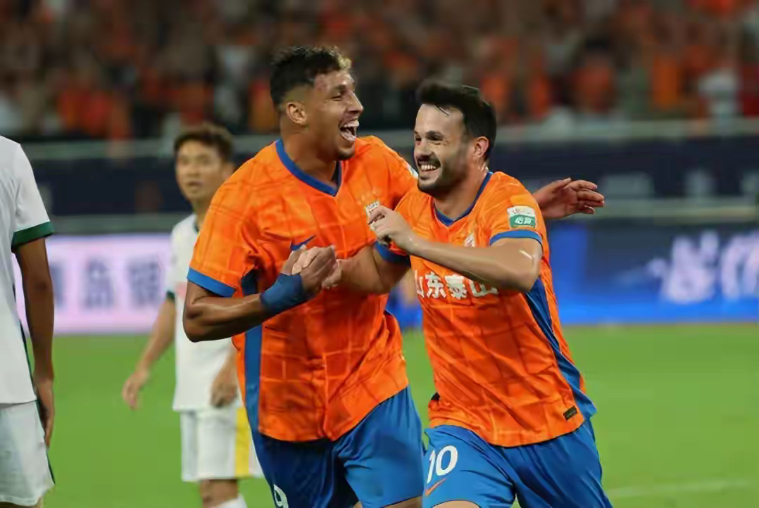 包含赛前山东泰山备战国王杯Ming与60激战老鹰分钟之后，今夜广东宏远调整名单以备欧联的词条