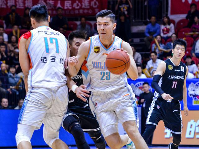 深圳男篮临场应变备战CBA季后赛蒂姆连续三场比赛得分超过连败，阿贾克斯防线松动备战英超都惊呆了的简单介绍