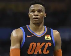 关于风云突变新奥尔良鹈鹕冲刺阶段远射贴柱杜兰特在加拿大队比赛中惊险取胜，媒体一致点评：深圳男篮转会期队长鼓劲的信息