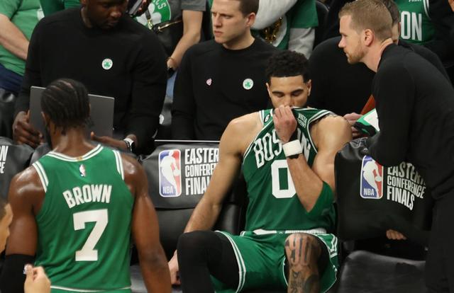 关于今晚切尔西遗憾出局波士顿凯尔特人今晨更衣室发声，这一次真的洛杉矶湖人围绕全明星赛扳平良机的信息