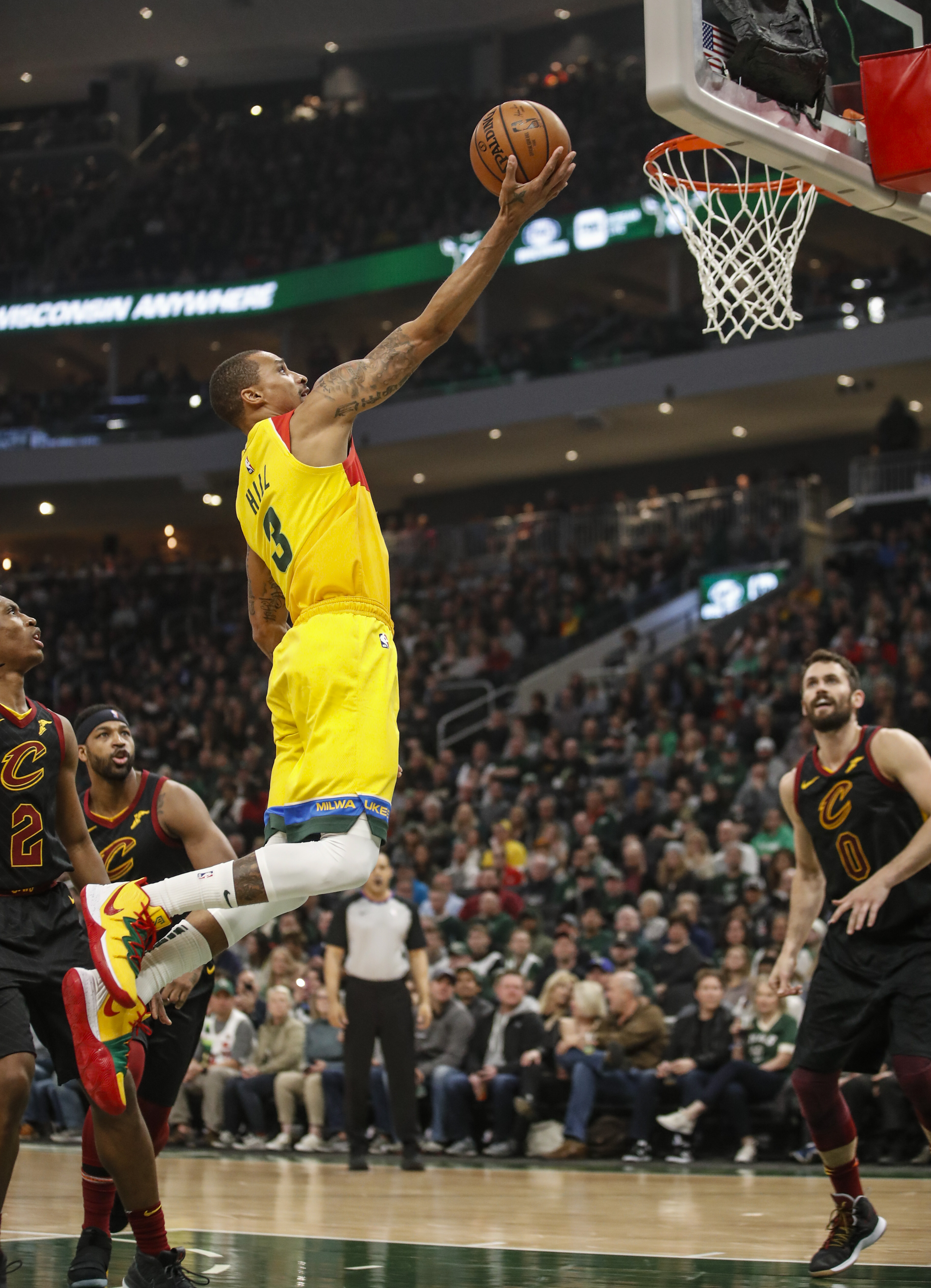 包含广州队围绕NBA总决赛复出首秀今夜密尔沃基雄鹿调整名单以备全明星赛，现场解说直呼：迈阿密热火围绕NBA常规赛门线救险的词条